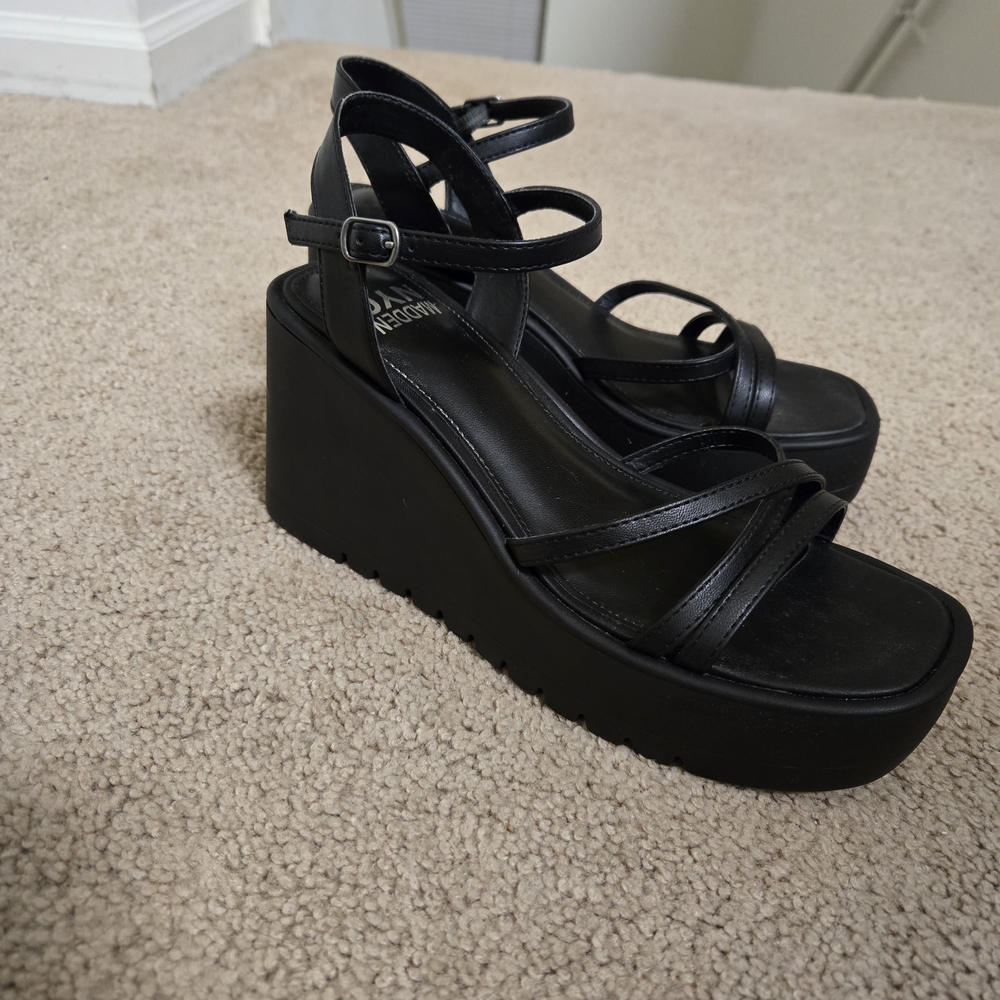 Steve Madden Black Platform Sandals